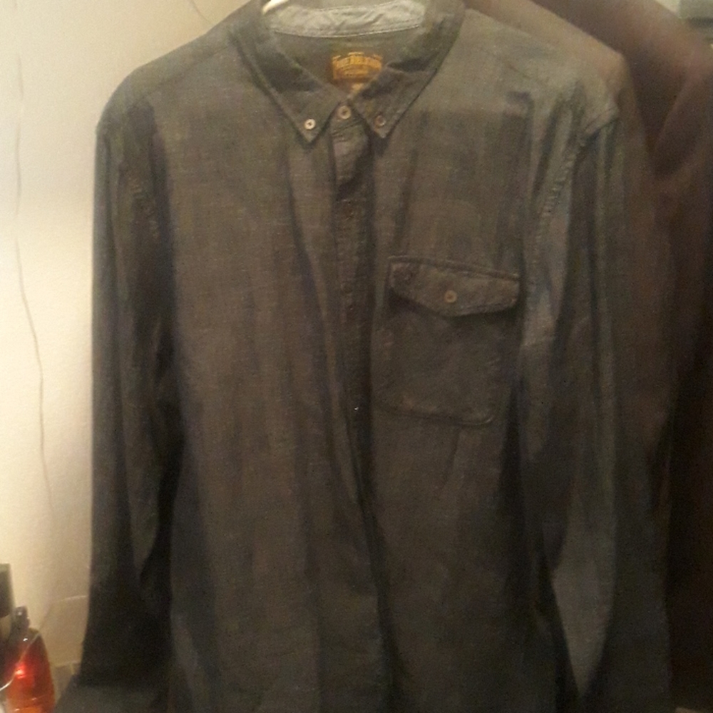 Long sleeve dress shirt